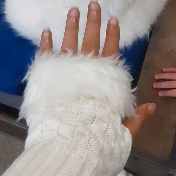 Plush Warm Ribbed Knitted Fingerless Gloves - White - Picture 2 of 4